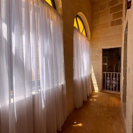 House With Pool & Jacuzzi For 5 Persons Dom wakacyjny Nadur