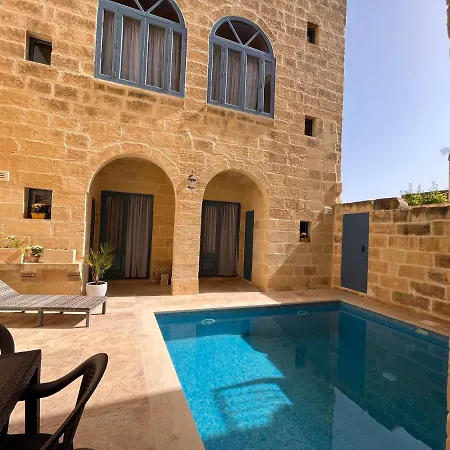 Dom wakacyjny House With Pool & Jacuzzi For 5 Persons Nadur